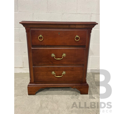 DREXEL HERITAGE Side Table