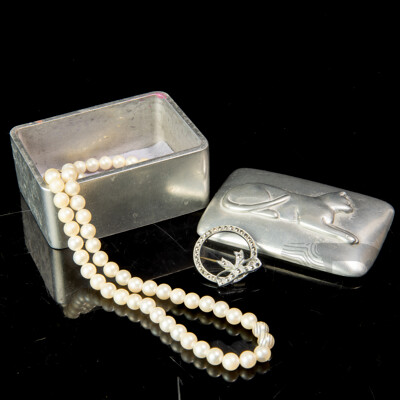 Seagull Pugwash Canada Fine Pewter Trinket Box with Cat with FW Cultured Pearl Necklace & Brooch